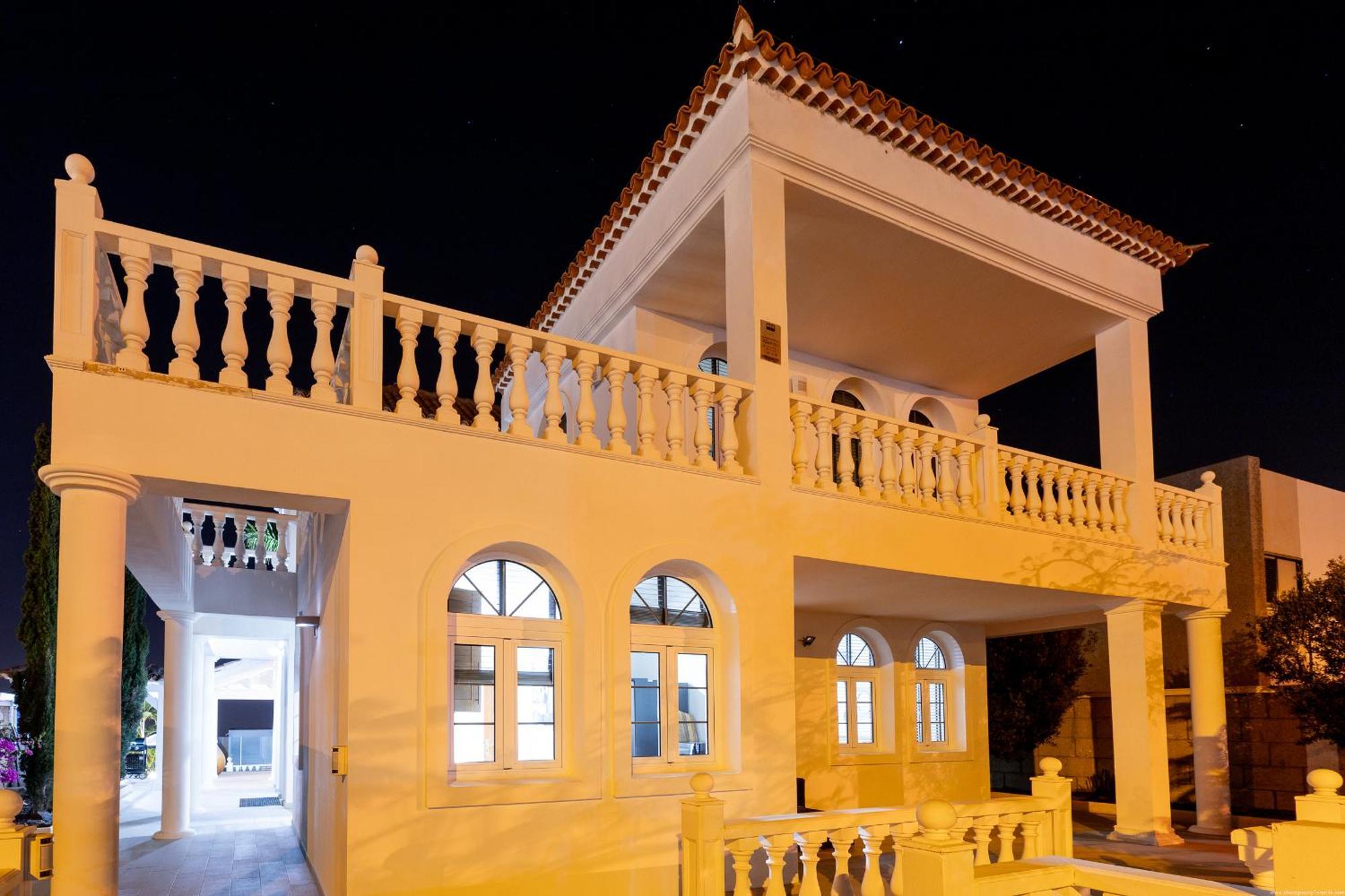 Villa Ocean Palm, Heated Pool! 아데제 외부 사진