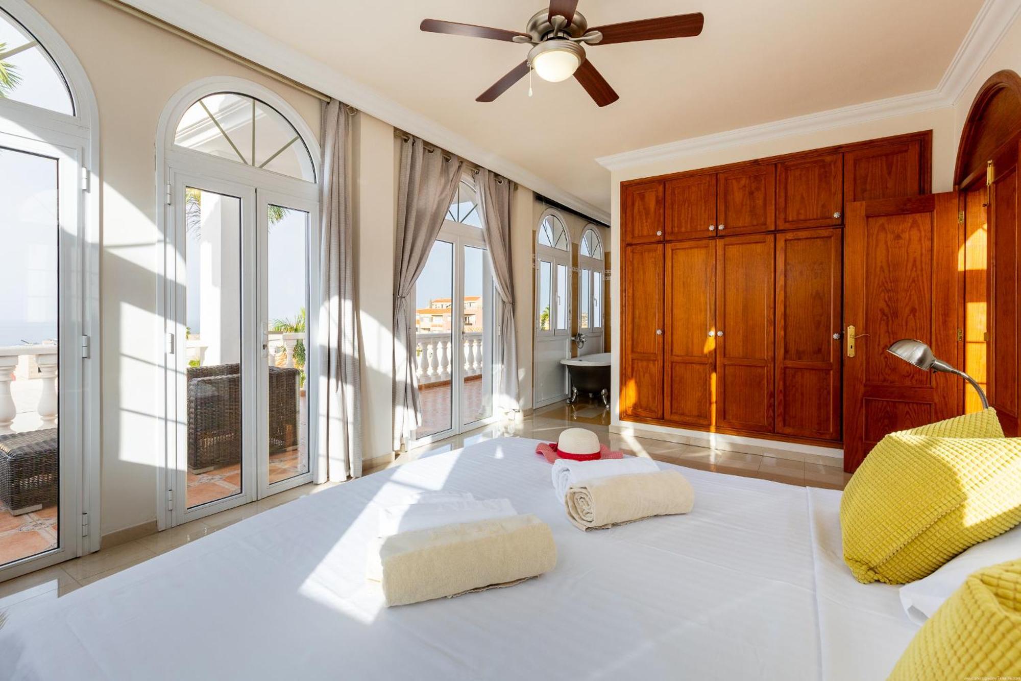 Villa Ocean Palm, Heated Pool! 아데제 외부 사진