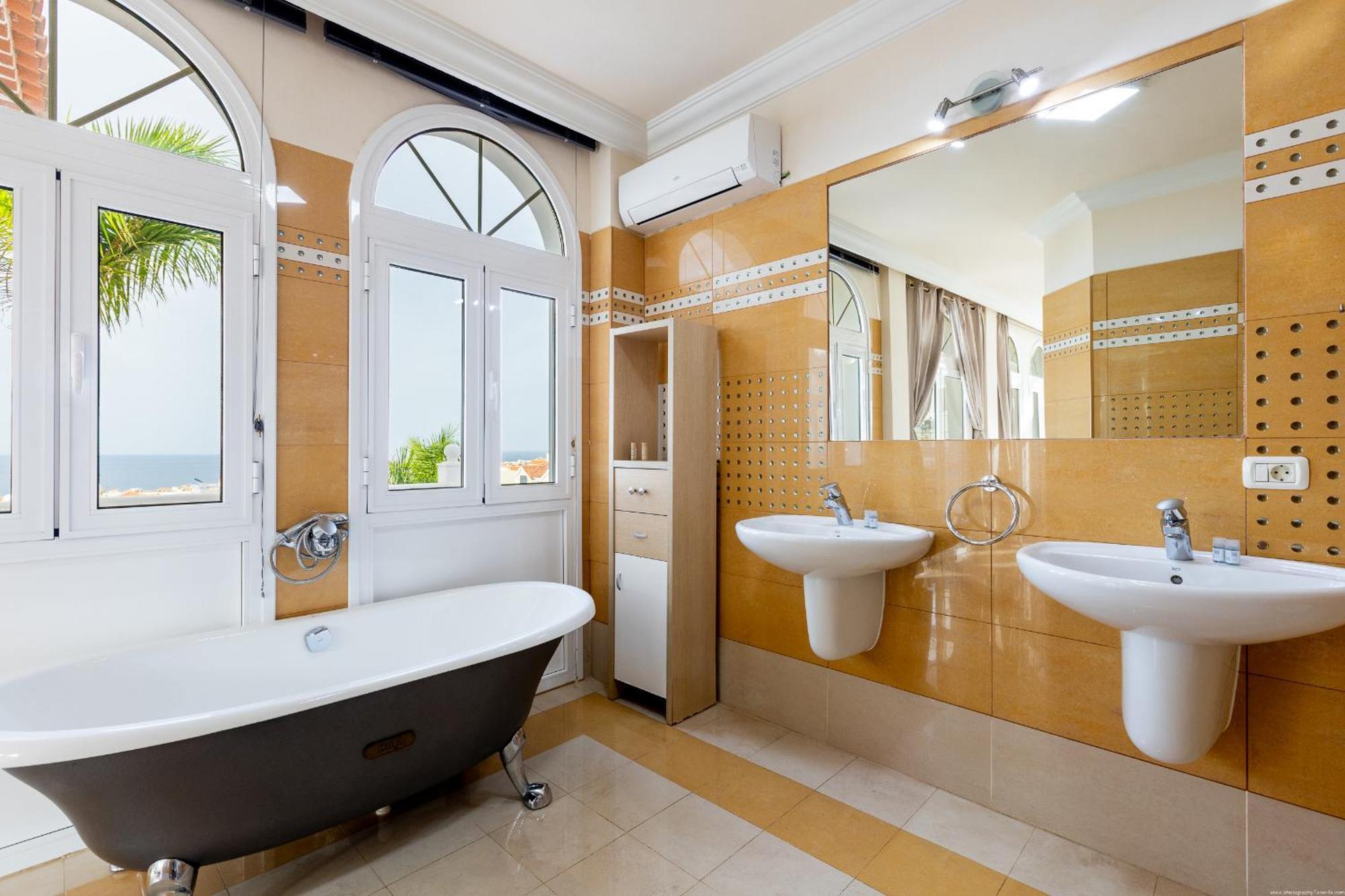 Villa Ocean Palm, Heated Pool! 아데제 외부 사진