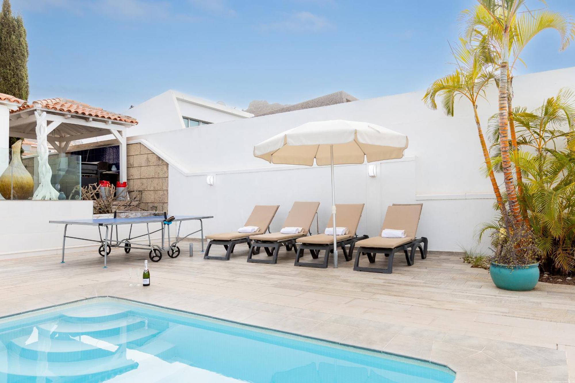 Villa Ocean Palm, Heated Pool! 아데제 외부 사진