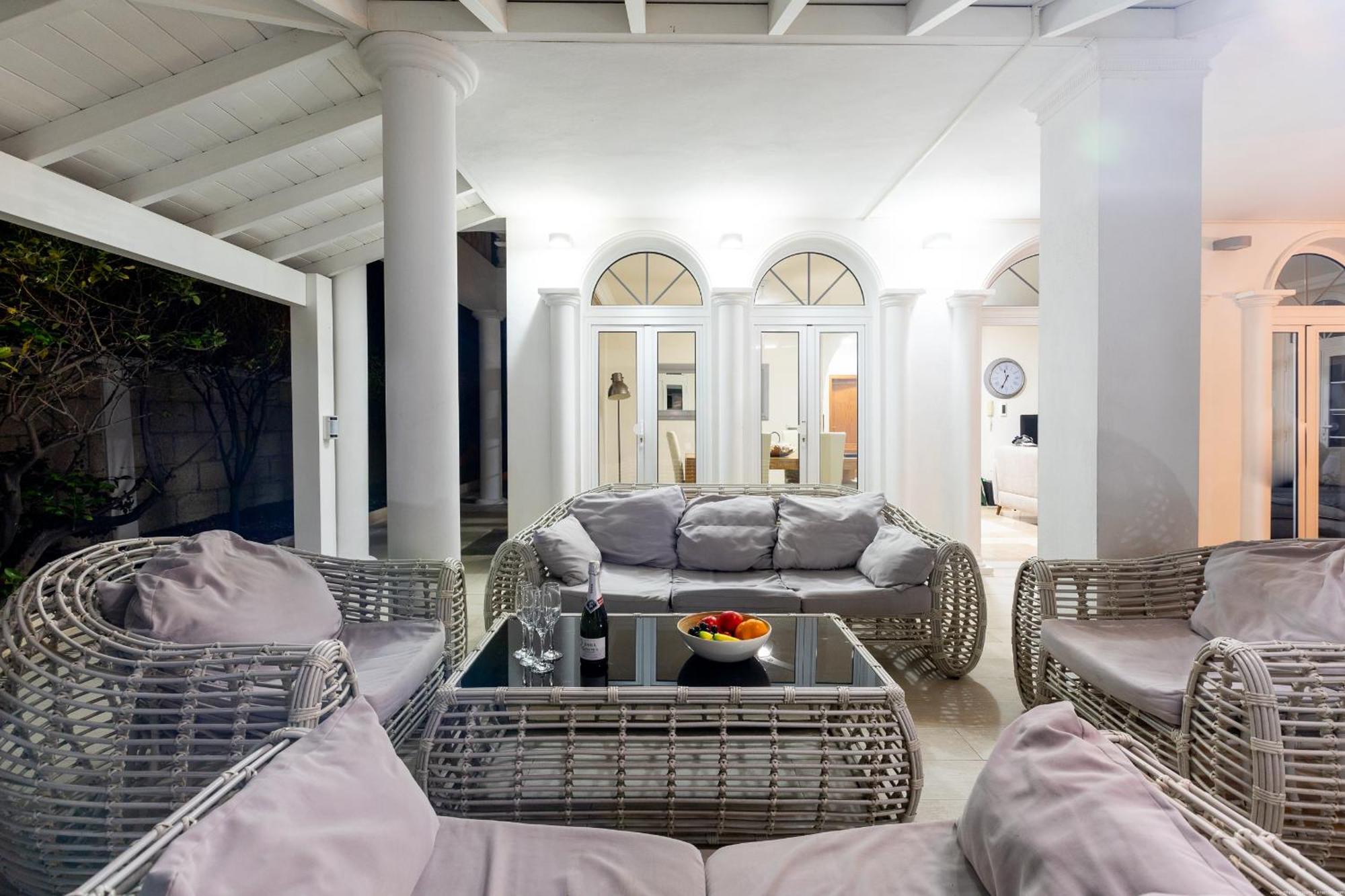 Villa Ocean Palm, Heated Pool! 아데제 외부 사진