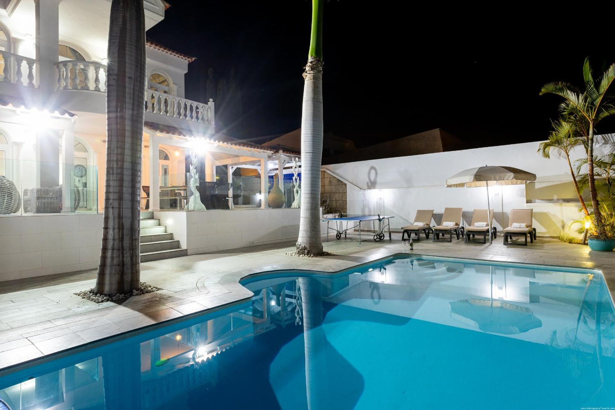 Villa Ocean Palm, Heated Pool! 아데제 외부 사진