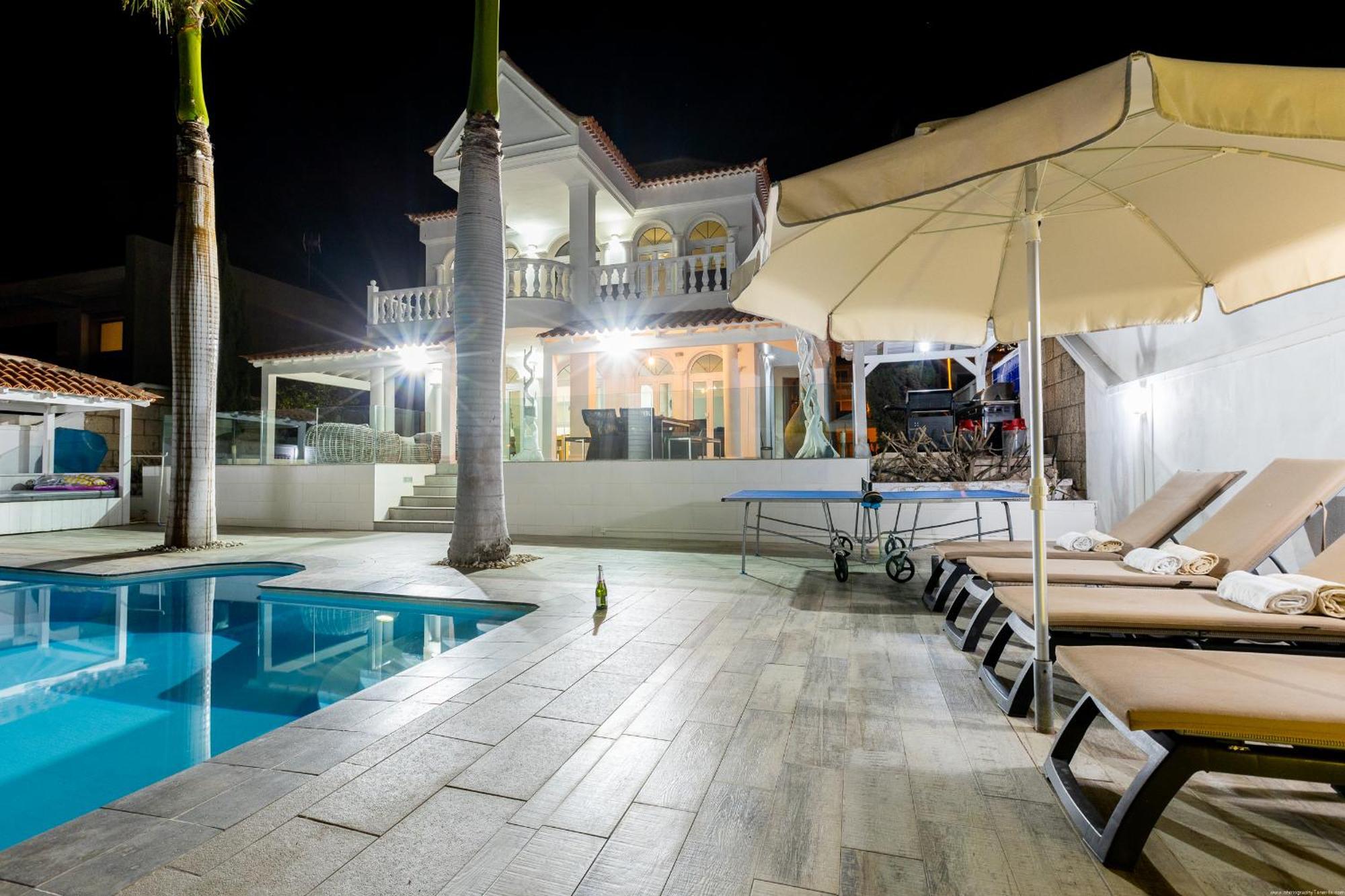 Villa Ocean Palm, Heated Pool! 아데제 외부 사진